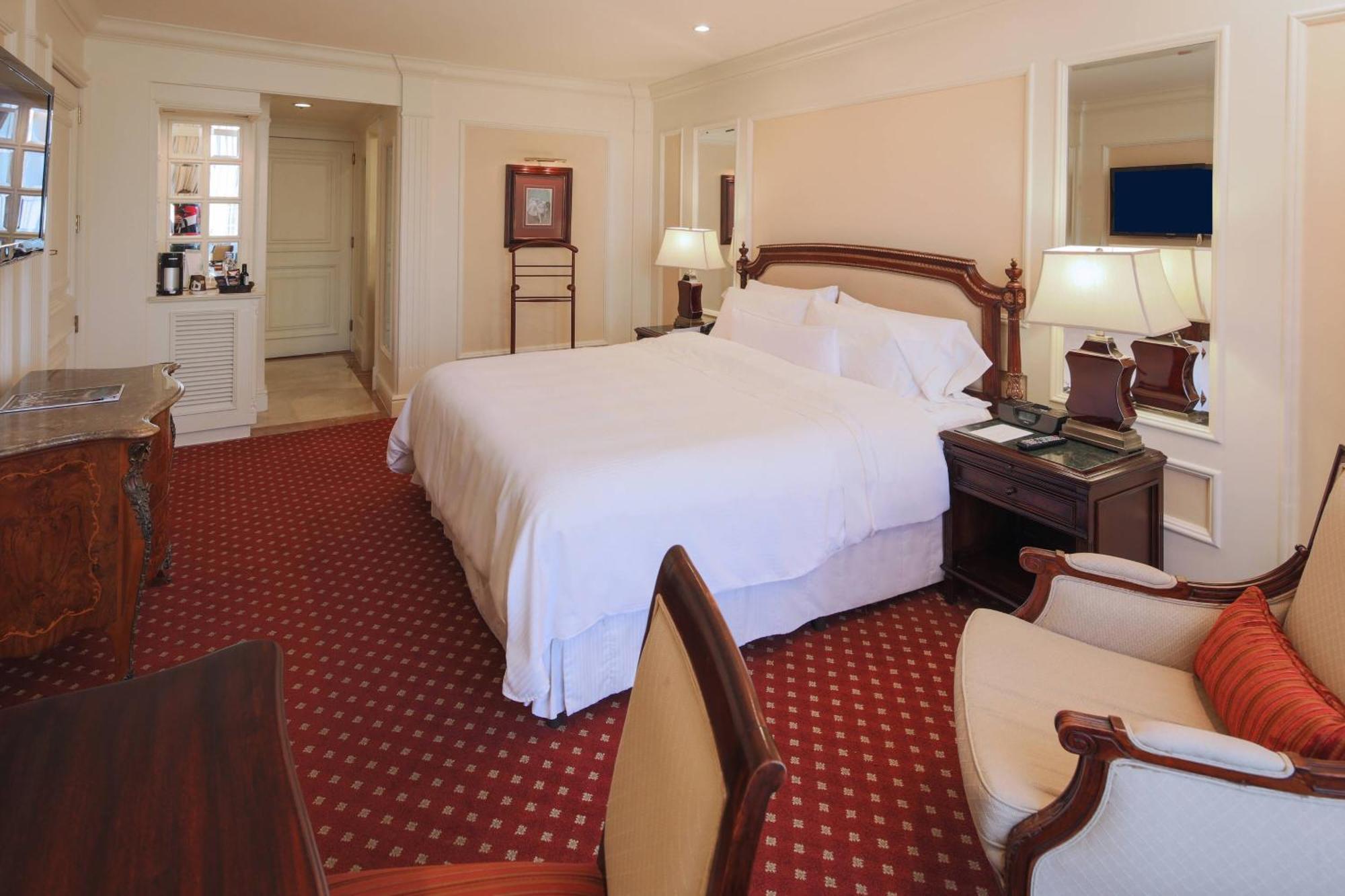 The Westin Camino Real, Hotel